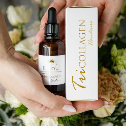 Moteris rankose laiko ranku seruma, fone matomos geles